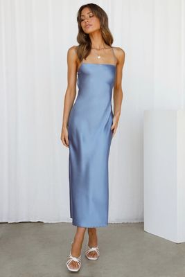 Γαλλικό στυλ Slim βραδινό φόρεμα Cross Strap Halter Slim Μέσα μήκος βραδινό φόρεμα