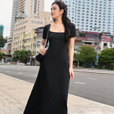 Φωτογραφία του δρόμου της μόδας Slim Solid Color U - λαιμό Κοντά μανίκια φόρεμα