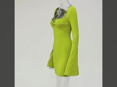 Στυλάκια με φουσκωμένα μανίκια, σέξι, λεπτές, κορδέλες, φόρεμα με μανδύα.